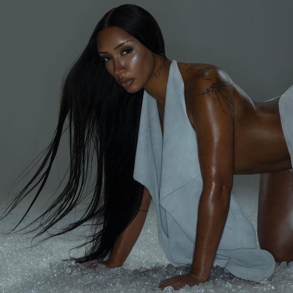 Naomi Sharon by Dion Bal