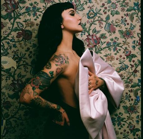 Julia Michaels_by David Od