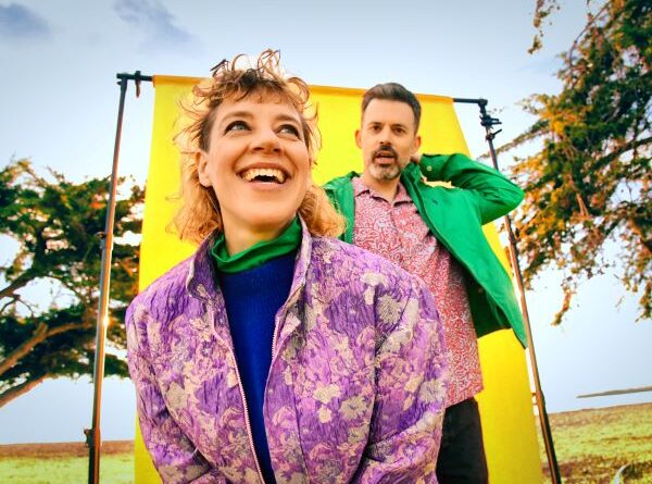 Tune-Yards by Shervin Lainez