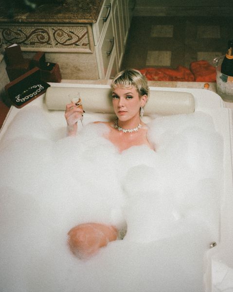 Betty Who by Zak Cassar