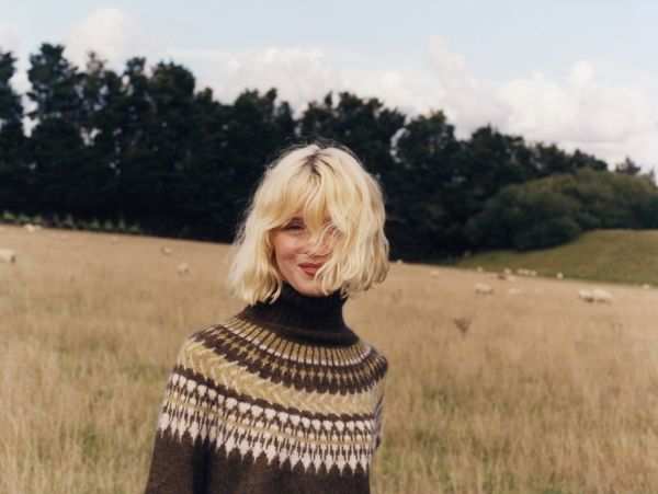 Maisie Peters by Ella Pavlides