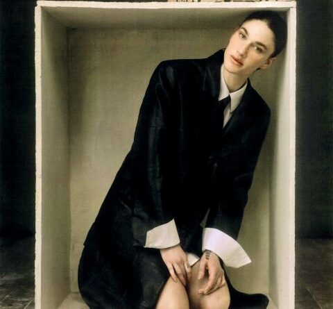 Niia by Szilveszter Mako