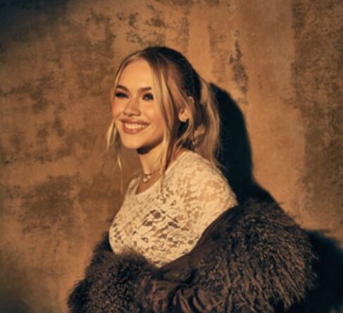 Freya Skye by Shervin Lainez