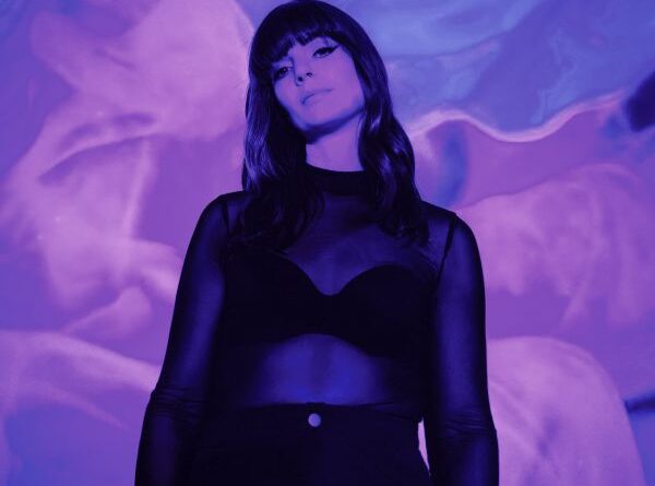 Anna Smyrk by Michelle Hunder