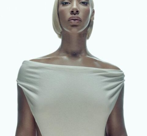 Naomi Sharon by Hugo Comte2