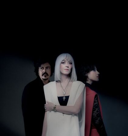 LADYTRON BY ANNA LEVIN