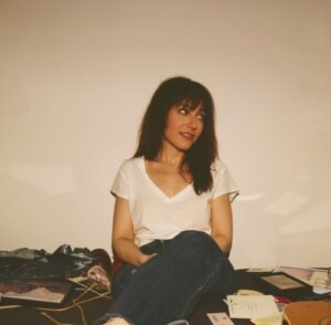 Elizabeth And The Catapult by Shervin Lainez