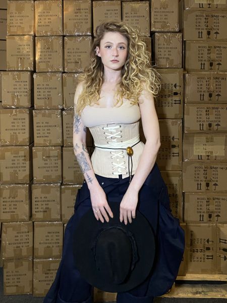 Janet-Devlin_by Airy-Something