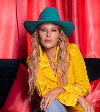 Elizabeth Cook by Stephen Dillon2