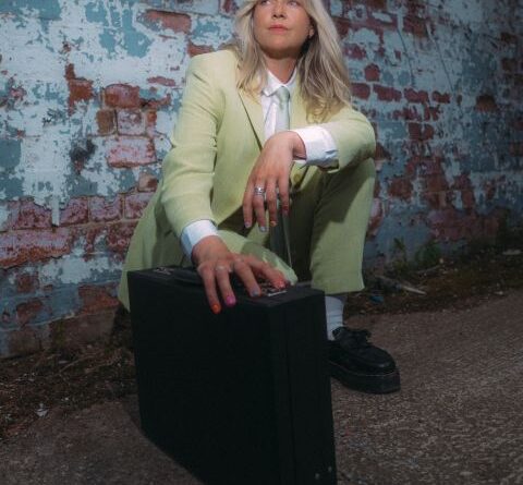 Lucy Robinson by Andre Cante
