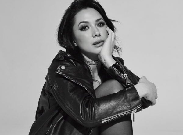Michelle Branch by Shervin Lainez