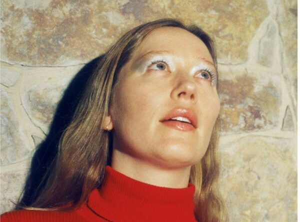 Julia Jacklin by Izzie Austin2